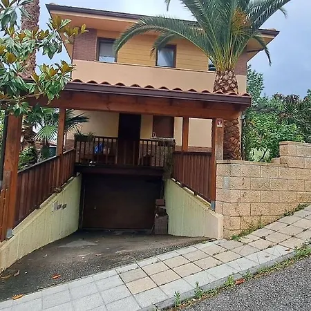 La Casa De Las Palmeras, Ampuero. Apartment
