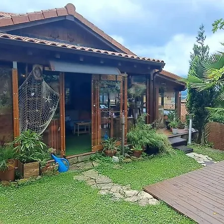 La Casa De Las Palmeras, Ampuero. *